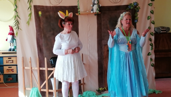 Divadlo "JAK KOZA PLETLA POMLÁZKU"